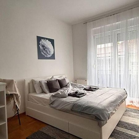 S11 Appartement Novi Sad Buitenkant foto