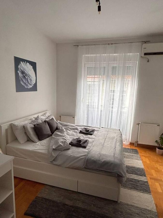 S11 Appartement Novi Sad Buitenkant foto