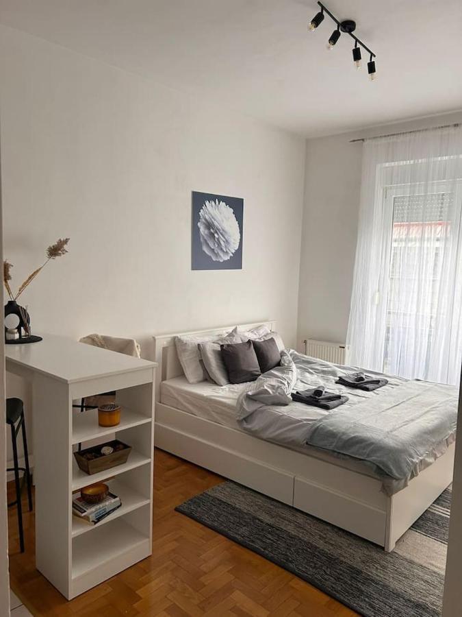 S11 Appartement Novi Sad Buitenkant foto