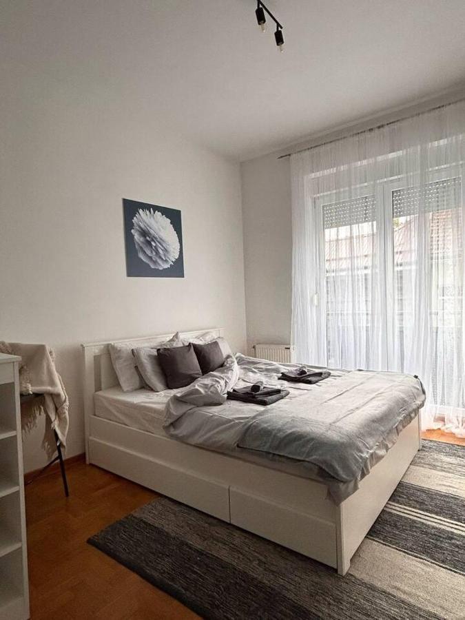 S11 Appartement Novi Sad Buitenkant foto
