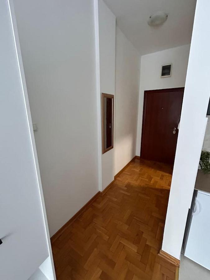 S11 Appartement Novi Sad Buitenkant foto